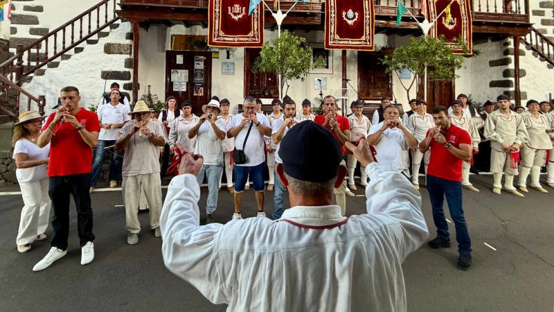 Romances: cantos, toques y bailes reúne a nuestro folclore en homenaje a la Virgen