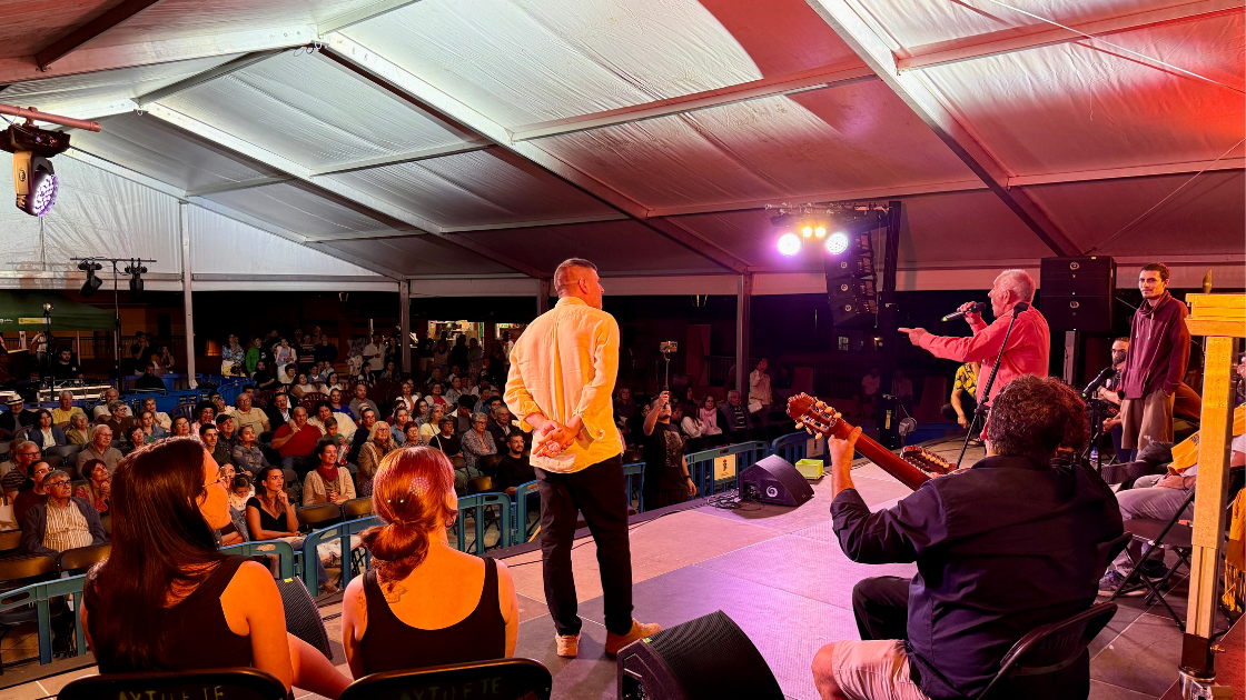 Noche de humor en Fuencaliente Batalla Poética