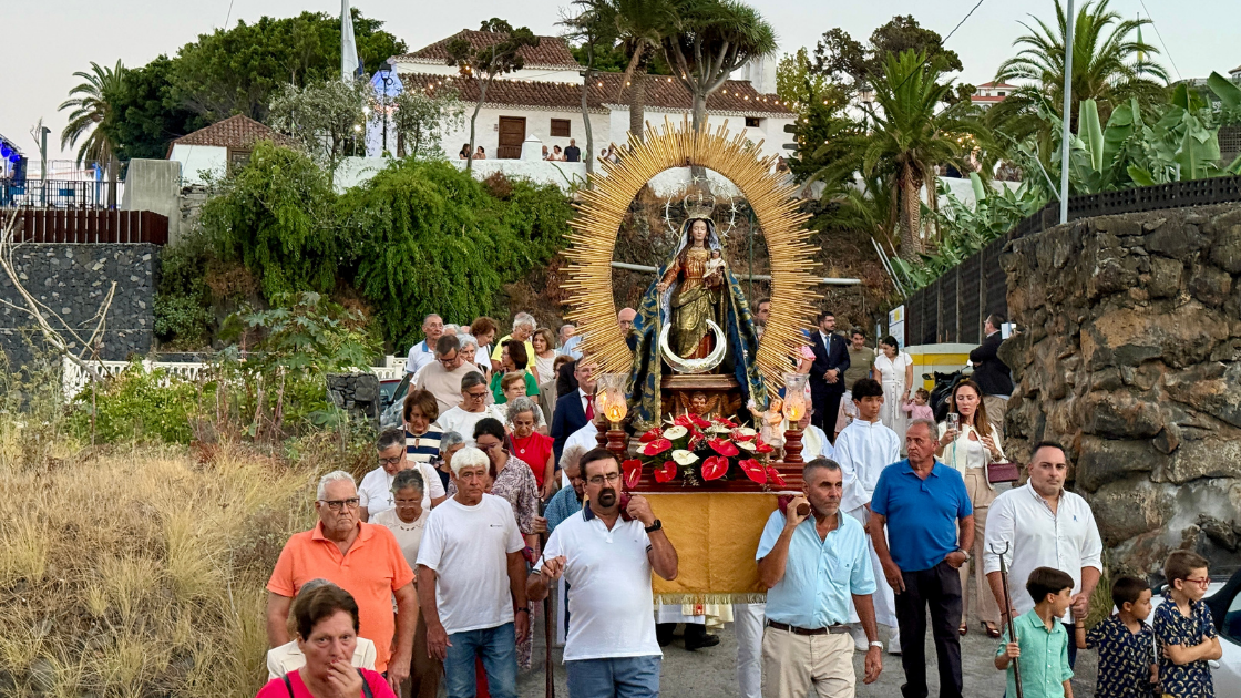Misa y procesión reactivan el vínculo religioso entre las dos Breñas