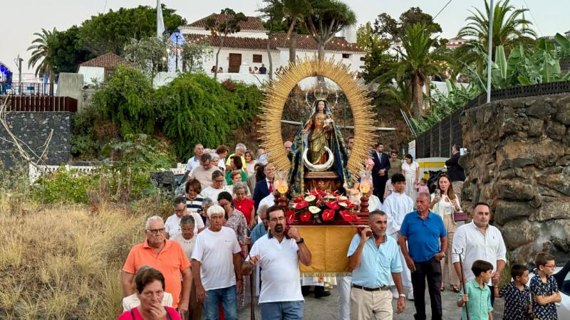 Misa y procesión reactivan el vínculo religioso entre las dos Breñas