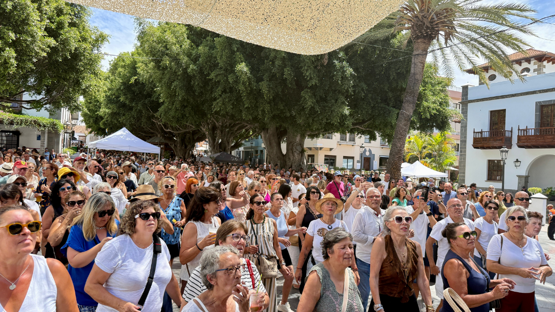 La Plaza España se quedó pequeña de nuevo Contigo Almediodía